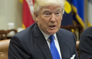 Donald Trump amenaza con intervenir Chicago si sigue la 
