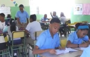 Masiva asistencia de estudiantes en segundo día de clases en el DN