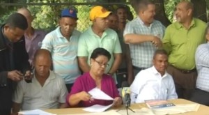 Comunitarios exigen salida empresas de desguace de barcos en ríos
