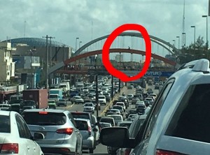 Reportan rescate de presunto suicida en peatonal de la Kennedy