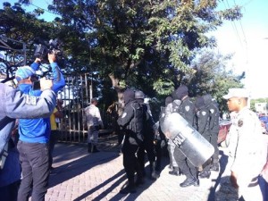 Medio Ambiente inicia desalojo de comerciantes en Santiago