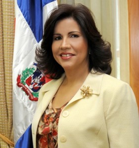 Dan alta médica a vicepresidenta tras cirugía por hernia