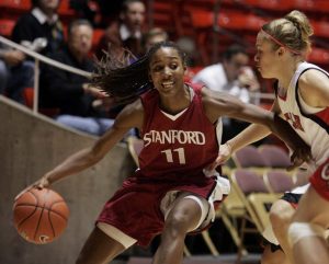 Exjugadora WNBA asegura sufrió acoso por ser heterosexual
