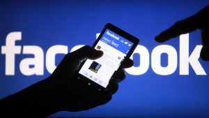El Supremo prohíbe publicar sin permiso fotografías tomadas de Facebook