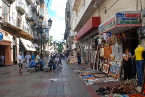 Buhoneros Zona Colonial denuncia son desalojados por el ADN
