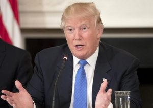 Trump presume de reducir la deuda pública y de subidas récord en el Dow Jones