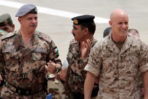 Un oficial de la Marina de EEUU rechaza oferta de Trump de ser asesor de seguridad