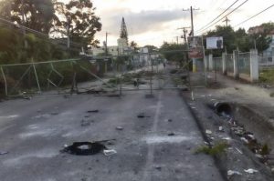 Protestan en Pontezuela de Santiago para que les asfalten calles