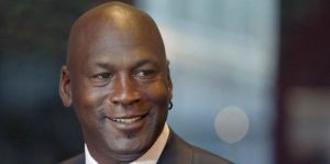 Michael Jordan buscará la paz entre Charle Oakley y dueños de Knicks