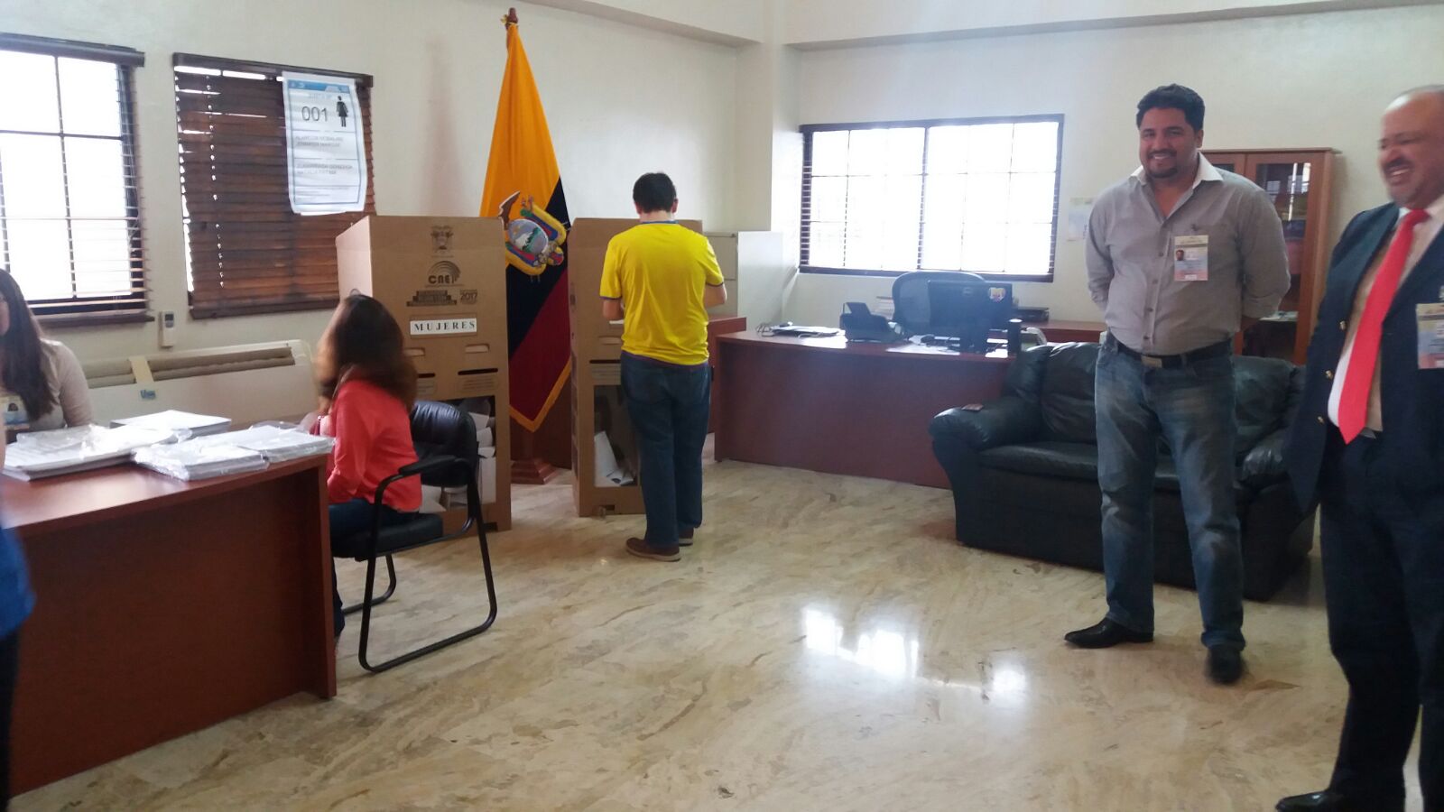 Transcurren con normalidad elecciones de Ecuador en RD