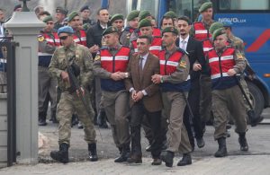 Dos soldados de fuerzas élite turcas huyen a Grecia y piden asilo político