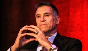 Renuncia el candidato de Trump a secretario del ejército
