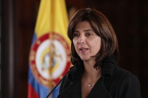 Colombia llama a su embajador para informes por crisis Venezuela 