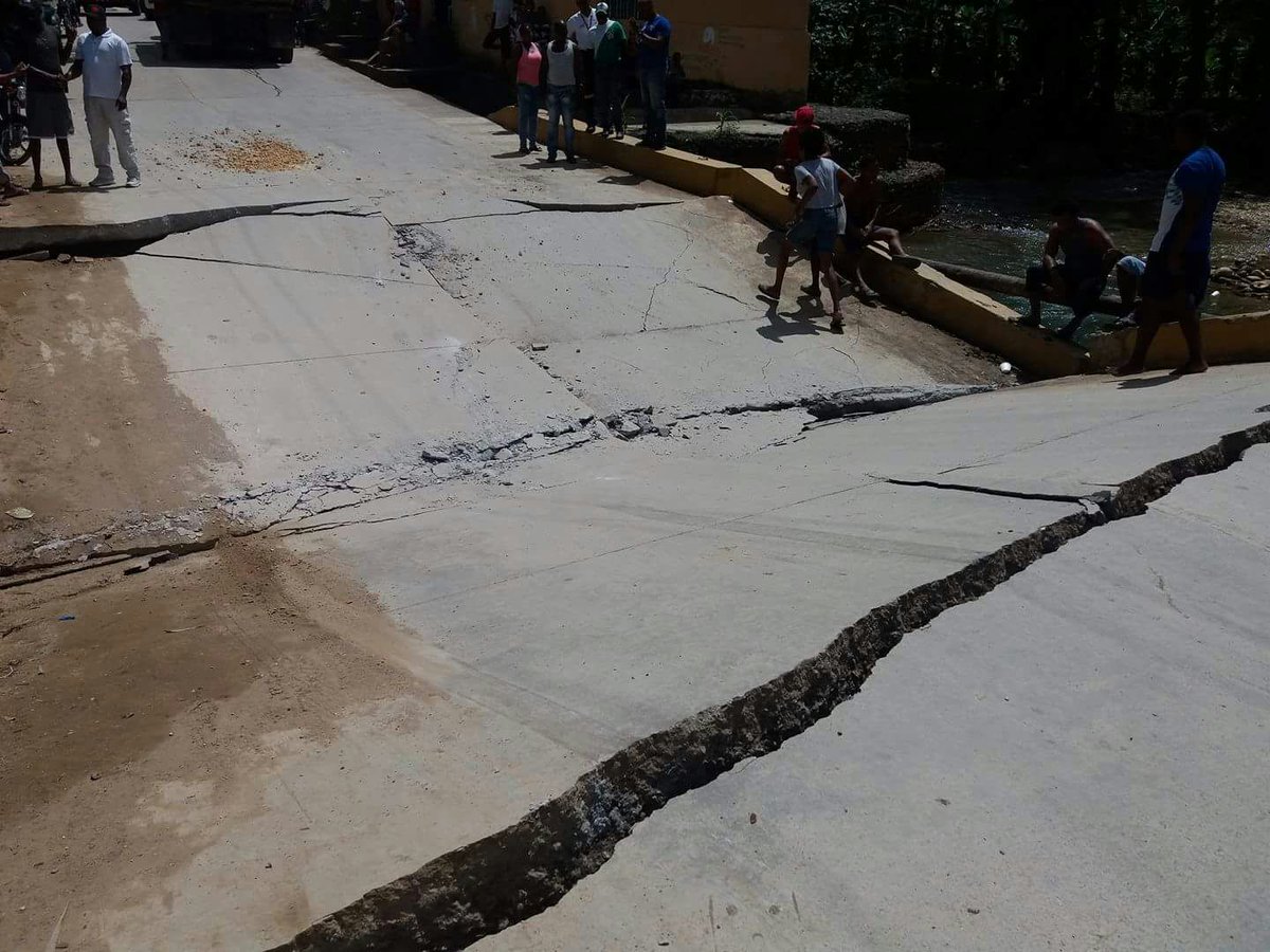 Colapsa puente en El Limón de Samaná