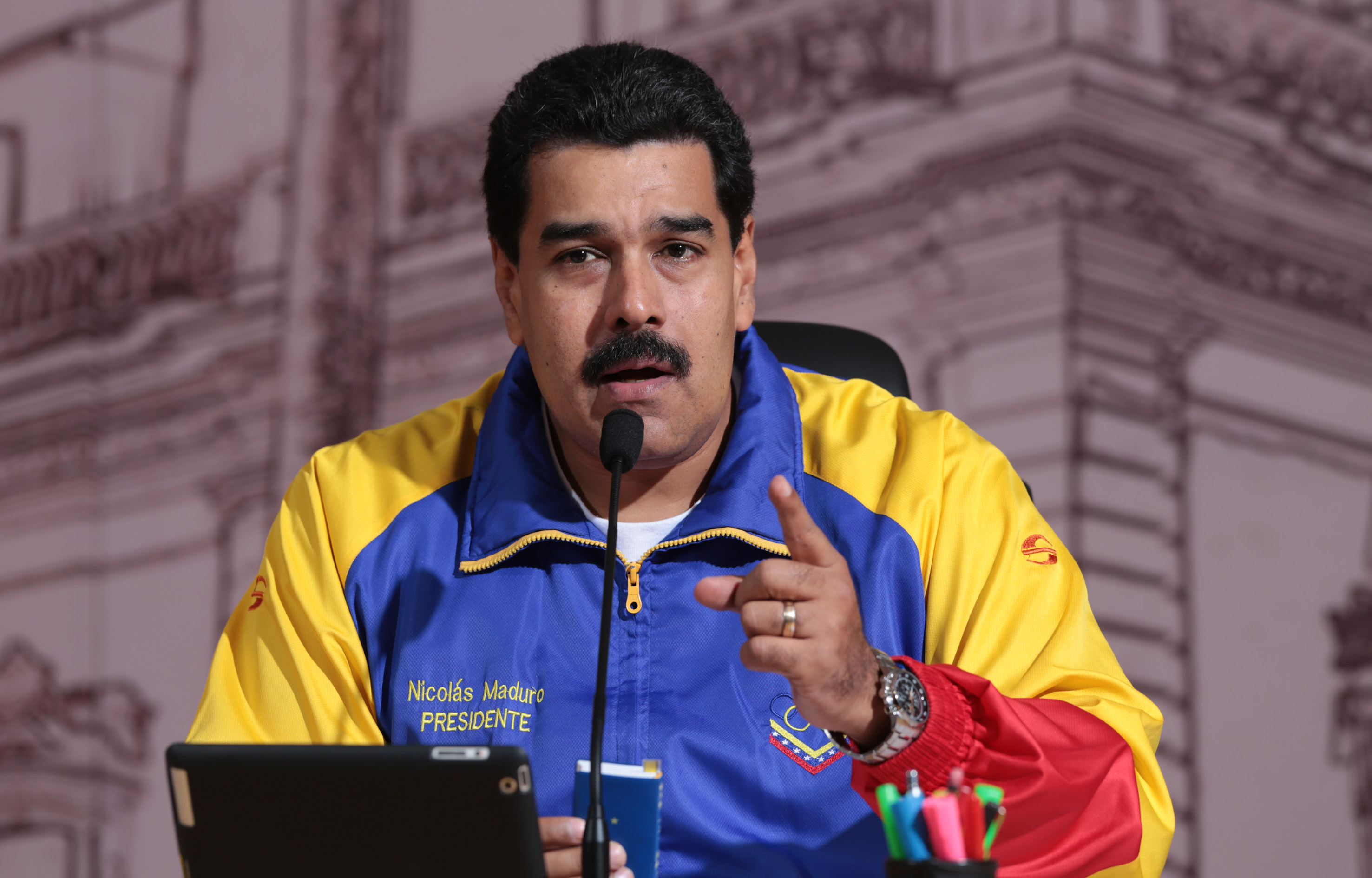 Nicolás Maduro anuncia acciones económicas a especuladores