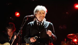   Bod Dylan tiene hasta el 10 de junio si quiere el dinero del Nobel 