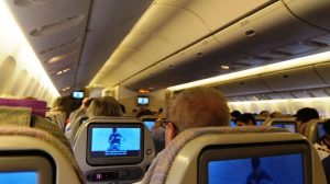Un desequilibrado intenta entrar en la cabina del piloto en vuelo entre Francia y Marruecos