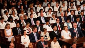 La silenciosa protesta de las congresistas demócratas durante el discurso de Donald Trump