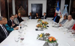 Andrés Navarro propugna nueva institucionalidad para que revolución educativa sea irreversible