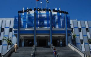 Autoridades allanan tienda en la Vega; encuentra vehículo robado hace diez años en Santiago 