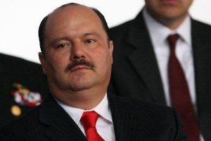 México: Acusan a exgobernador de corrupción; huye a Texas 