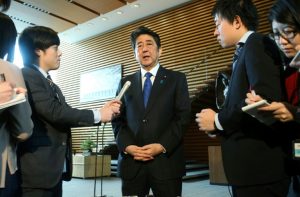 Corea del Norte lanza cuatro misiles y tres caen en aguas japonesas