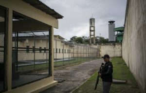 Venezuela: encuentra 14 cadáveres en cárcel desalojada