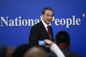 China insta a un arreglo entre EEUU y Corea del Norte para evitar un 