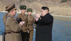 Corea del Norte prueba un nuevo motor de cohete en presencia de Kim Jong-un