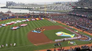 Clásico Mundial de Béisbol canta voz de play ball