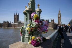 Londres pide colaboración de WhatsApp por atentado en Westminster