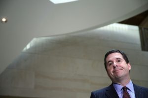 Inteligencia de EEUU pudo interceptar comunicaciones de Trump, dice legislador