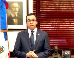 Educación firma acuerdo para colegios Evangélicos