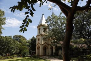 Paraguay: cura señalado por acoso provoca indignación social