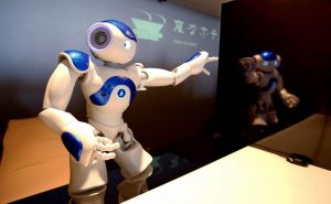 El fenómeno de la robotización ha llegado al mundo de la hospitalidad y promete ganar terreno en una industria donde la atención al cliente es un aspecto fundamental para diferenciarse de los competidores.

