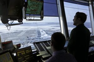 Trump propone privatizar control de tráfico aéreo