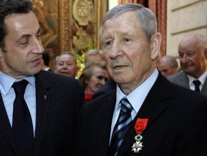 Muere leyenda del fútbol francés, Raymond Kopa