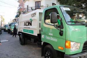 ADN realiza operativo de limpieza por retrasos en recolección de basura debido a conflicto con Lajún