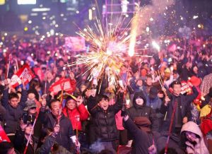 Corea del Sur: opositores marchan para pedir arresto de presidenta destituida