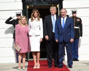 Usted está aquíINICIO
Actualidad
Netanyahu y el enviado de Trump discuten sobre la paz y las colonias