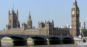 Gobierno británico aprueba ley para combatir la brecha salarial de género 