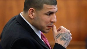 Familia de Aaron Hernández pide evidencia sobre suicidio