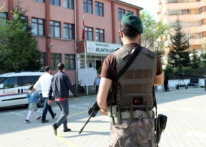 Turquía detiene a presuntos partidarios del predicador Gülen