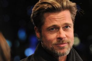 Charlie Sheen publica foto desconocida de Brad Pitt en sus inicios en Hollywood