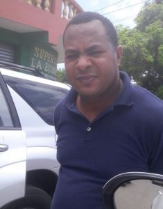 Apresan supuesto coronel acusado de suministrar armas de fuego a padre e hijo acusados de estafa     