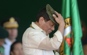  Presidente filipino ordena la ocupación de islotes disputados en el mar de China