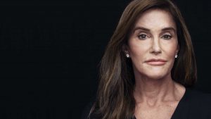 
El transgénero de 65 años, Caitlyn confiesa que usaba ropa interior femenina debajo de su traje de negocios.
