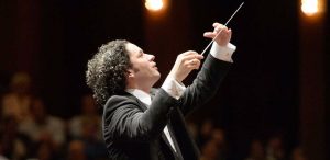 Director Gustavo Dudamel pide a Maduro “escuchar la voz de la mayoría”