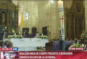 Realizan misa de cuerpo presente a monseñor Escapa en la Catedral 