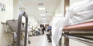 Encarcelan a médico que realizó operaciones innecesarias en Gran Bretaña 